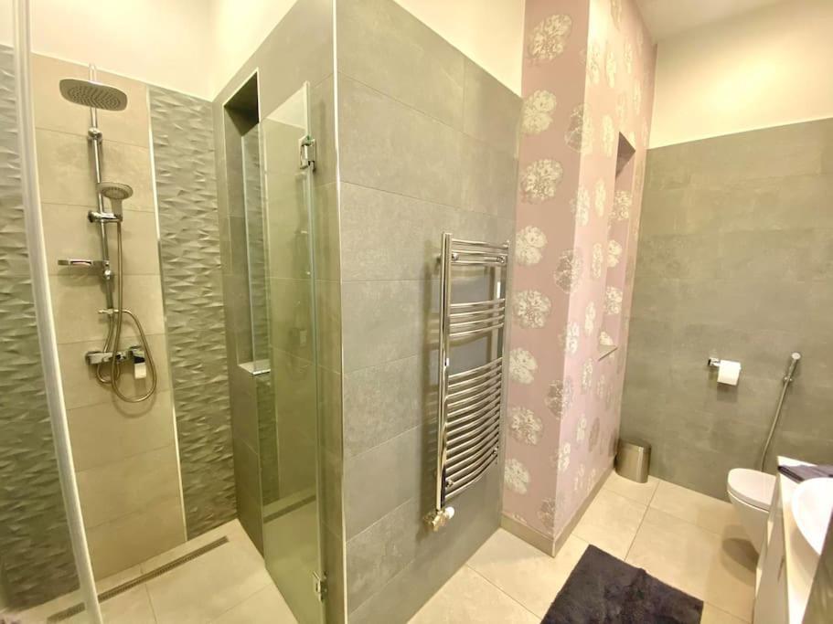 Luxury Buda Apartment Budapest Exterior photo